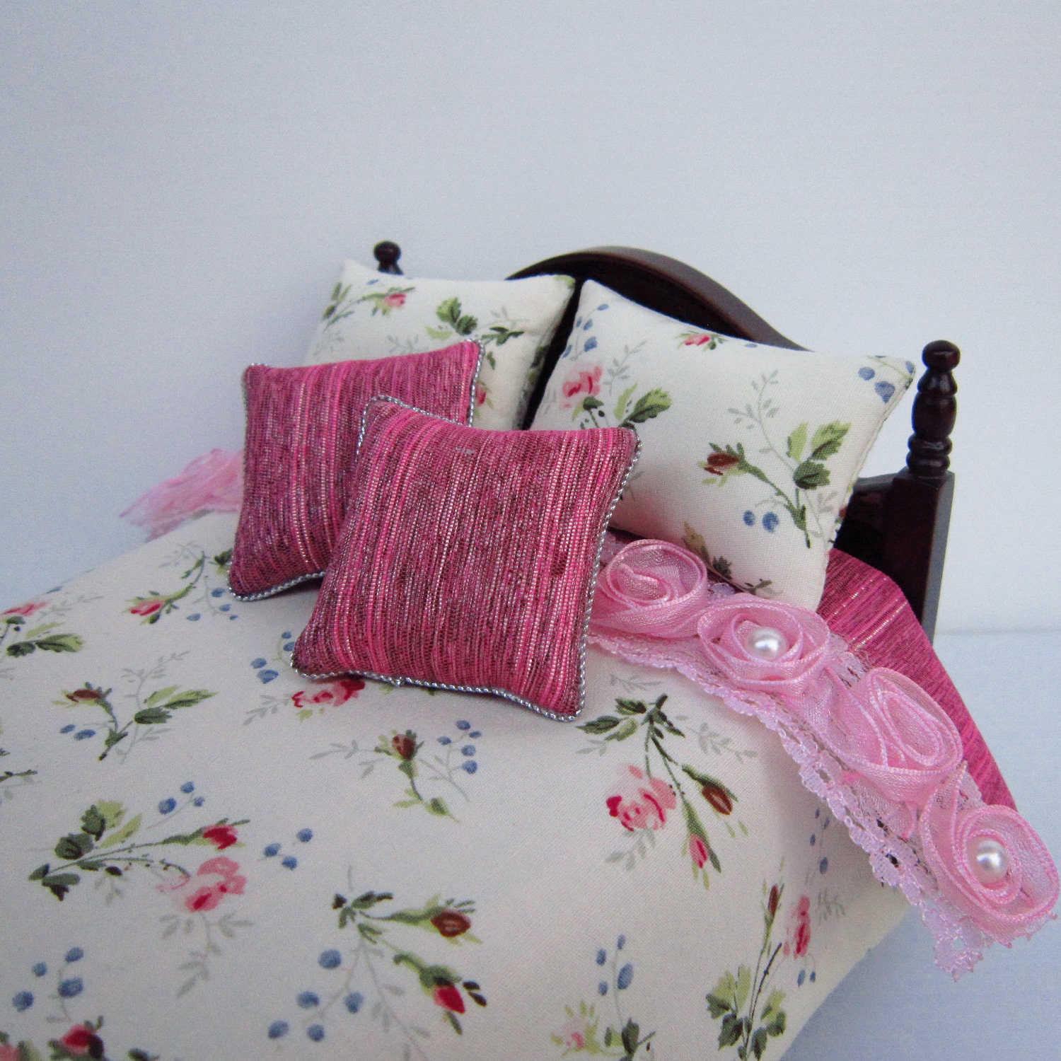 NEW Miniature Dollhouse Pink Roses Bedding set for Double bed12th scale