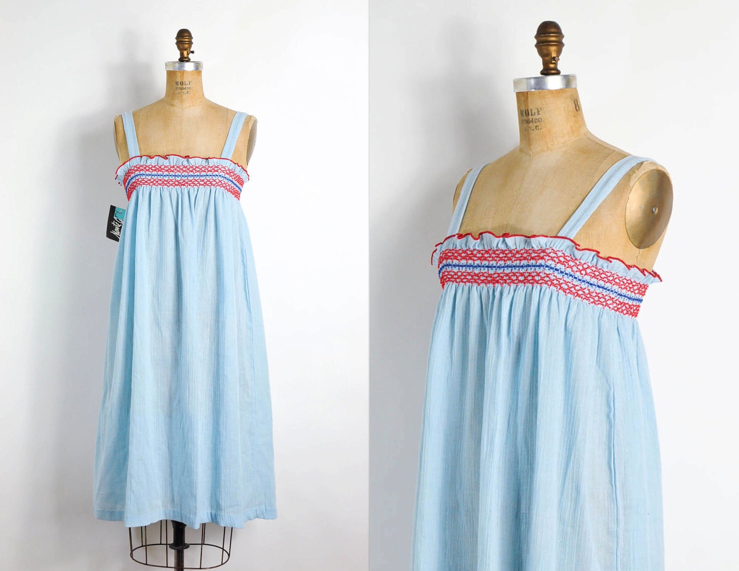 vintage 1970s dress / 70s -- blue & smocked (medium-large)