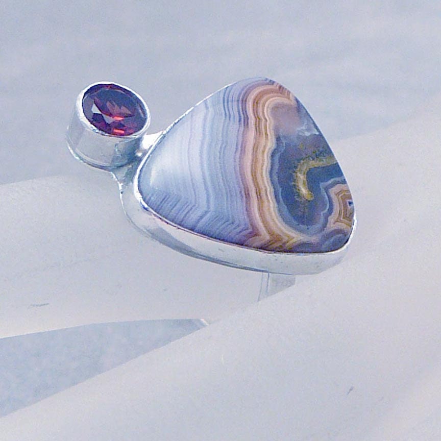 Sterling silver agate and garnet ring