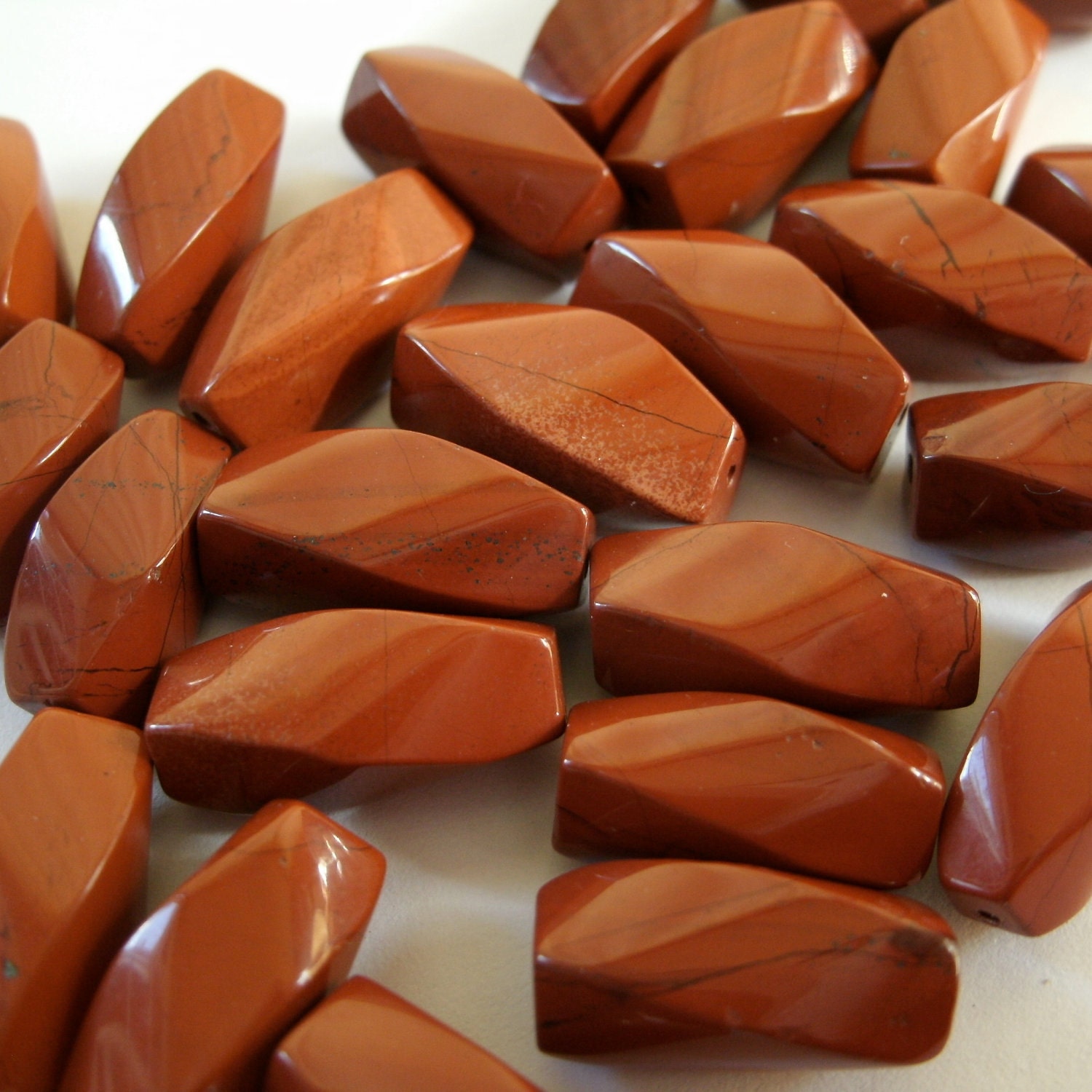 25 pcs Gemstone Beads Jasper Twist Brown