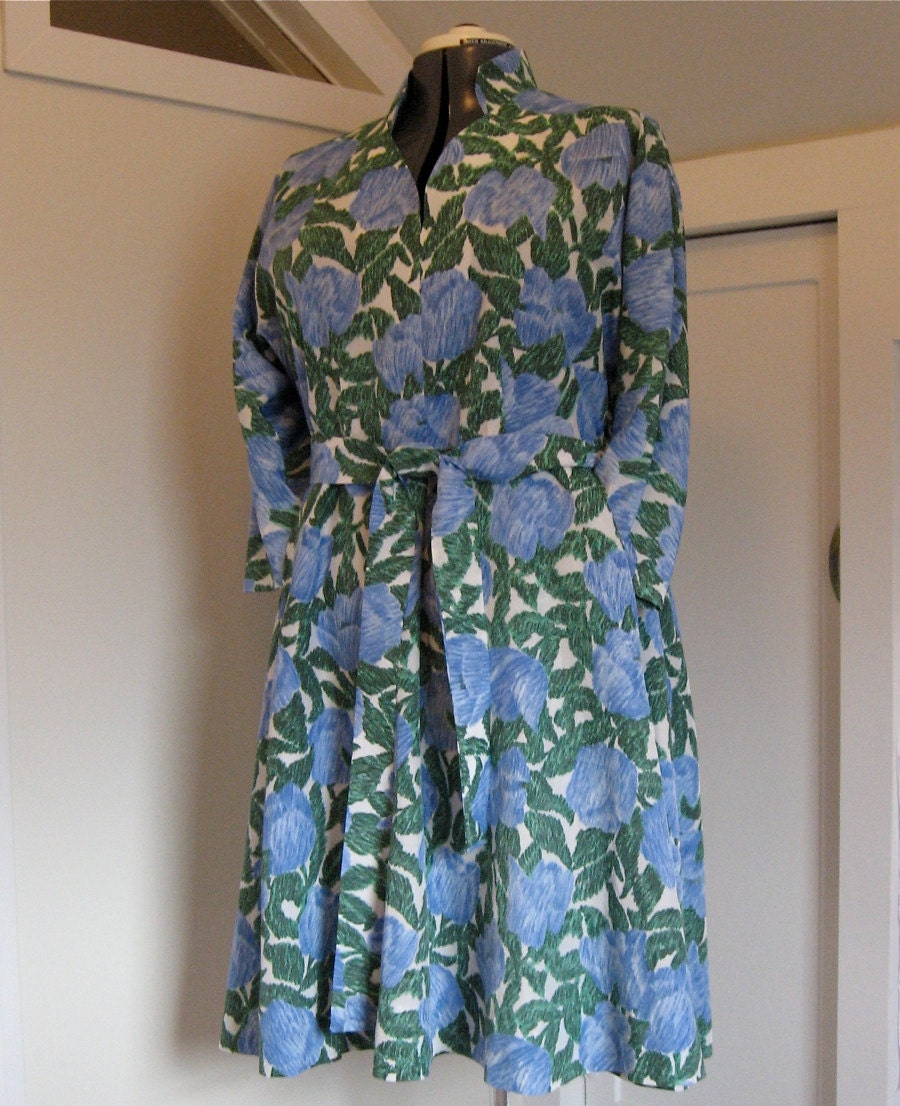 LittleCollar Dress - plus size - blue floral silky vintage fabric - 52B-40W-60H