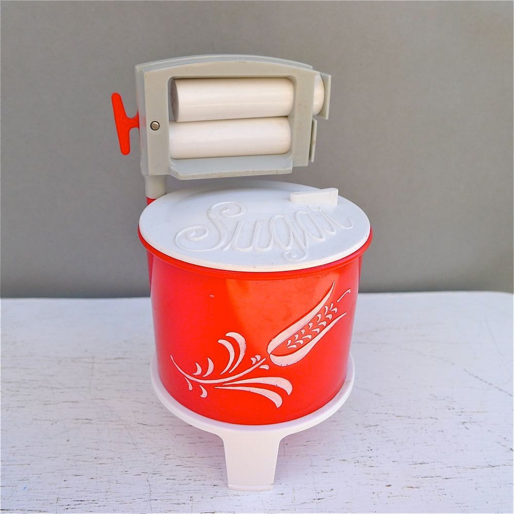 Vintage Wringer Washing Machine Sugar Salt and Pepper Set