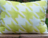 Spring Linen Pillow Houndstooth Yellow Green