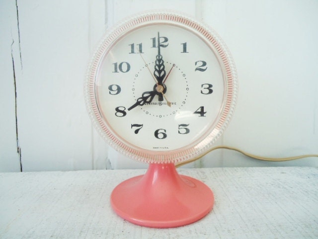 Vintage 1950s General Electric Barbie Pink Pedestal Clock