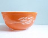 Vintage Pyrex Mixing Bowl Orange Autumn Harvest Pattern Wheat - RichardandRuthie