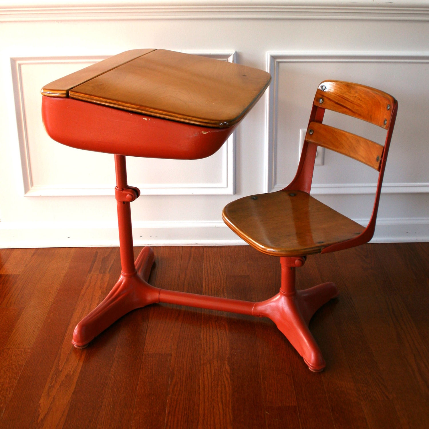Vintage Salmon Elementary School Desk Storage and Chair. Wood. Tangerine Tango Orange. Peach. Metal. Retro. Mod. 50s. Vestiesteam. tbteam.