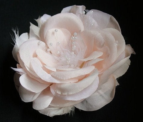 Blush Pink Bridal Hair Flower, Bridal Hair Clip, Flower fascinator, Wedding Headpiece, Bridal Flower Fascinator, Pink Pearl Hair Flower