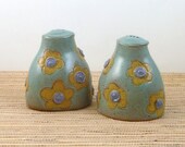 Ceramic salt and pepper set