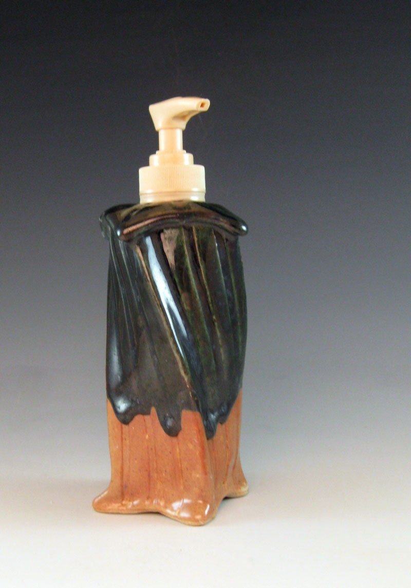 Soap Dispenser / Handmade Stoneware / Lotion Dispenser / 454