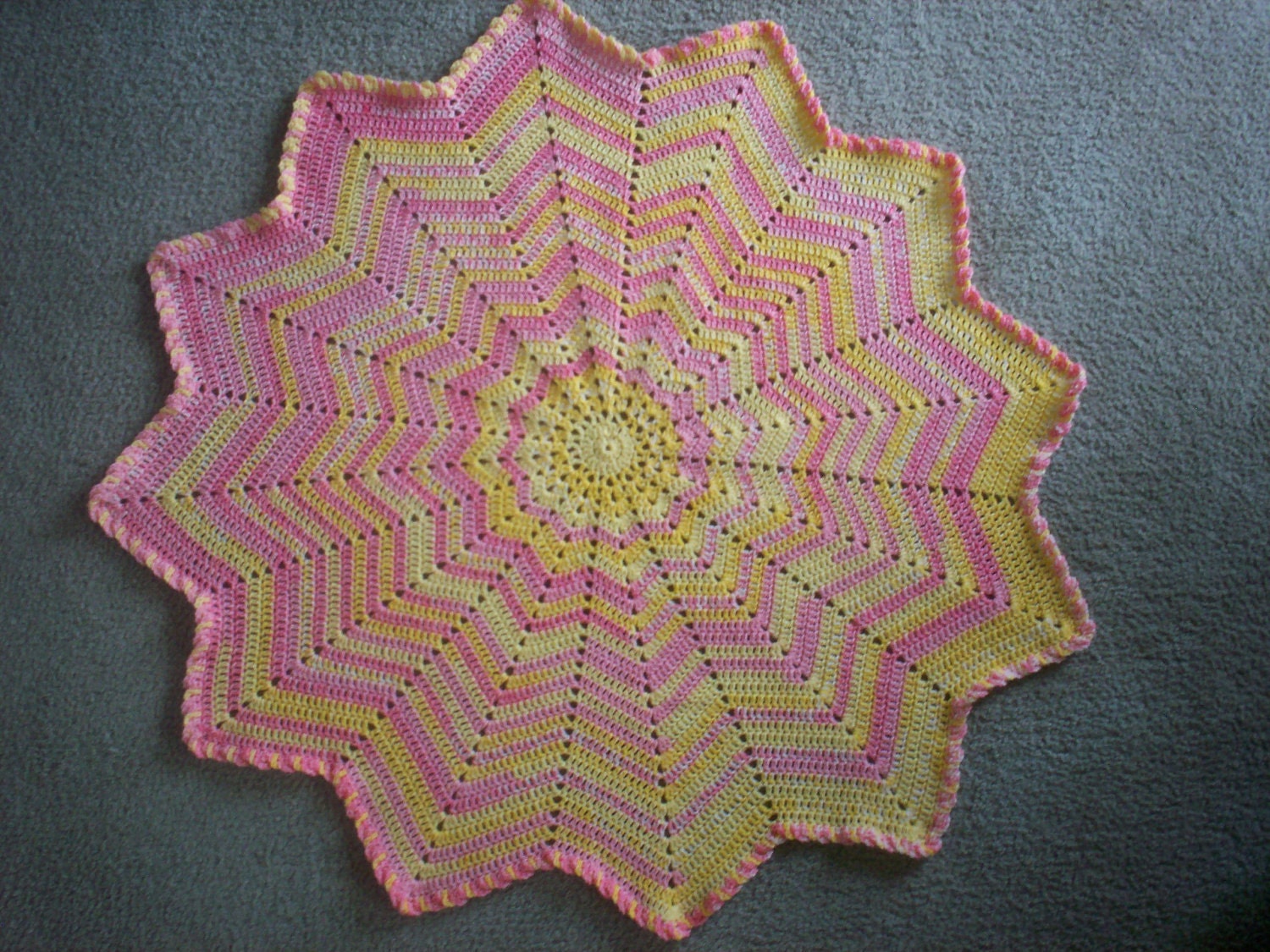 12 Point Star Baby Afghan with Ruffled Border