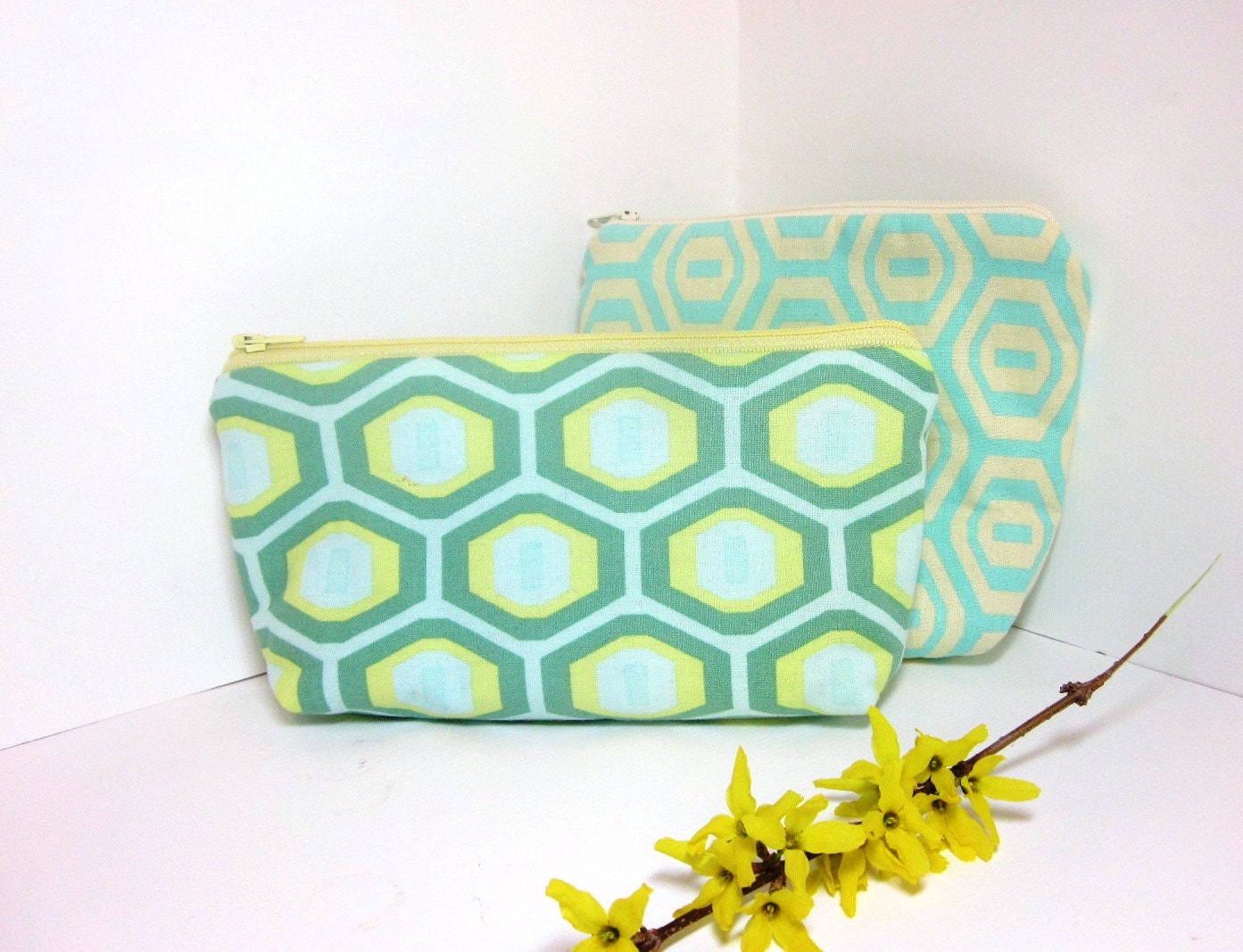 Aqua Blue Honeycomb Medium Pouch Set
