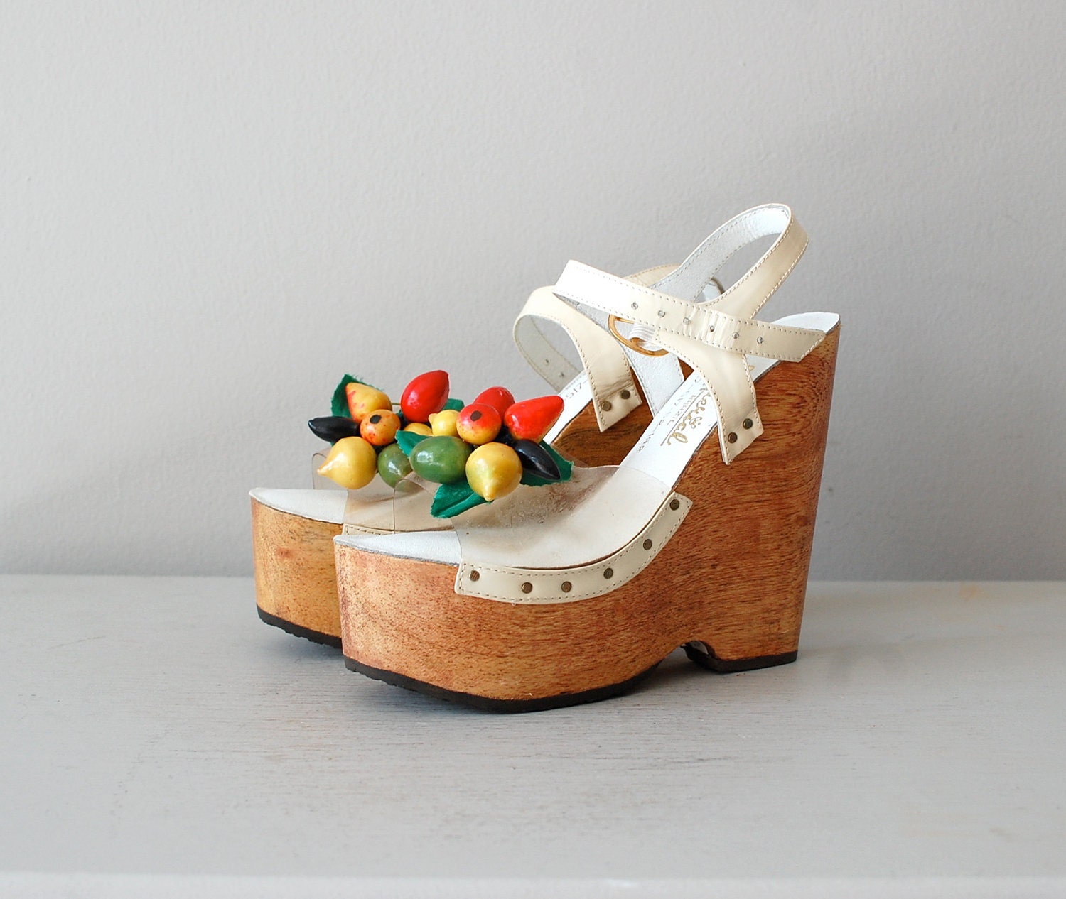platform shoes / 1970s wood platforms / Carmen Miranda platforms