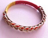 Fun chunky gold link chain bracelet with crochet yarn - Very trendy colorful fashion jewelry