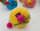 Owl Coin Purse, Wool Felted Coin Purse, change purse, felted wool purse, felted wool, felt pouch, yellow, handmade