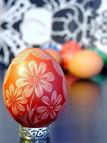 Ornament Hand Scratched- Lithuanian Ukrainian - Present Red Floral Pysanky Carved