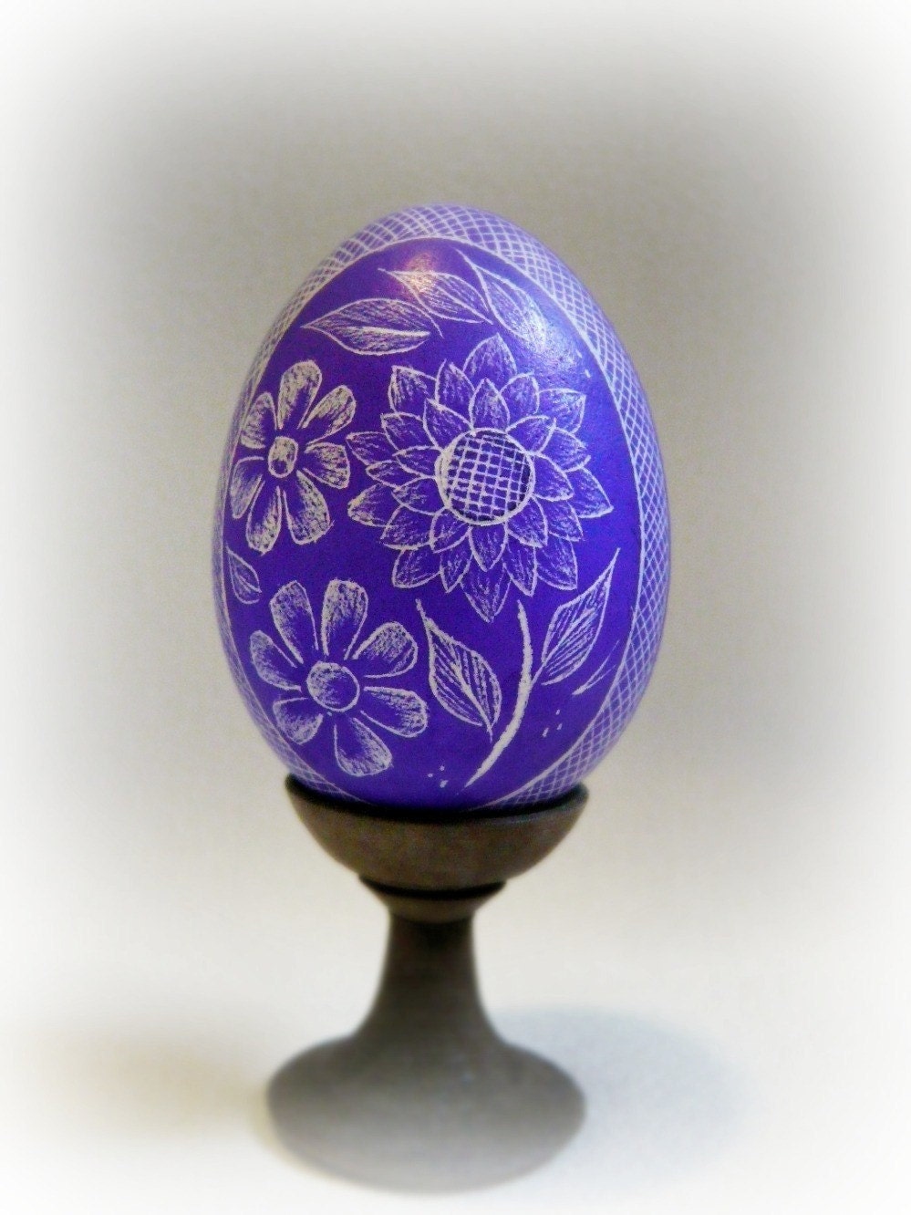 Spring Easter Sale Shipping Egg Purplish Blue Flower Etched Egg Flower Scratched European Carved Pysanky Egg Art Free Wooden Stand