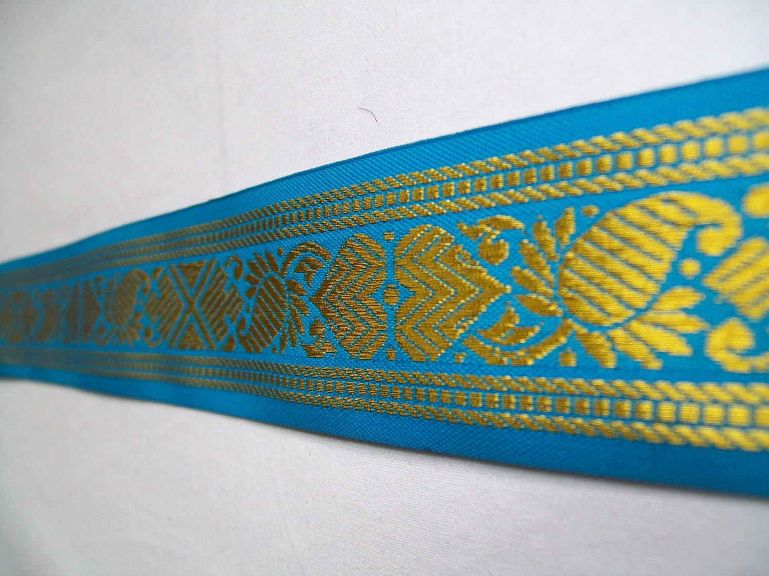 2 yards peacock blue Indian ethnic design  decorative sari border