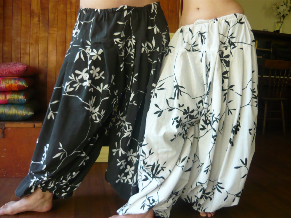 black and white Tribal style pantaloons for dance - Ispider