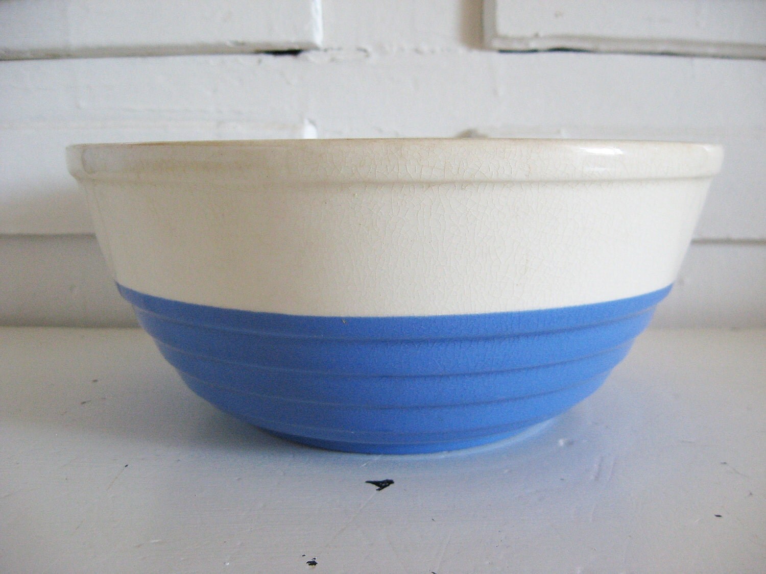 1940s Vintage Mixing Bowl - Universal Potteries - Blue and White - Farmhouse Charm