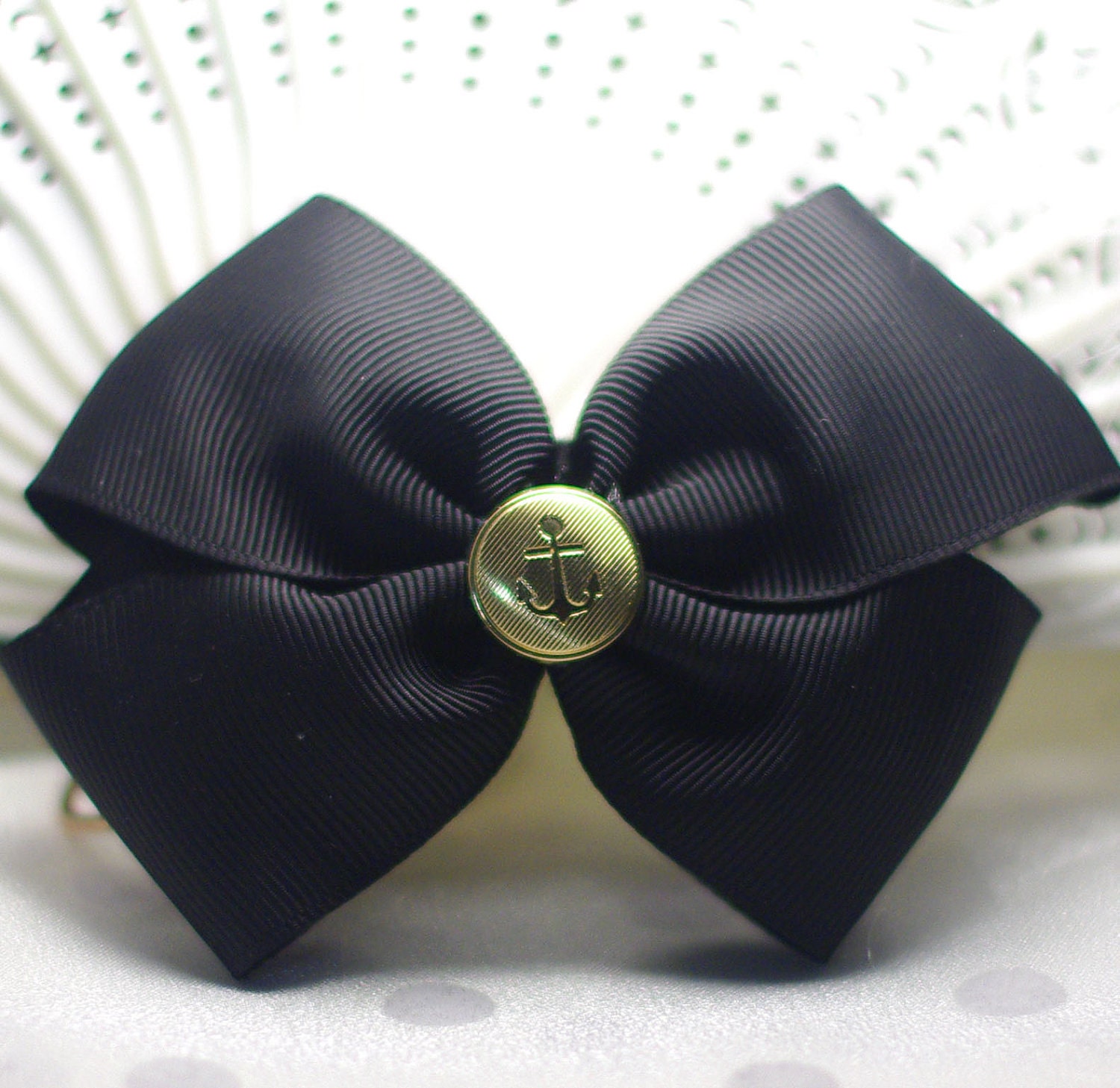 Nautical inspired anchor bow