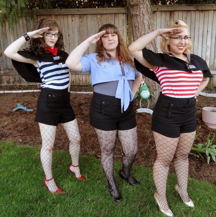 Pin Up Outfit Costume SHORTS and CAPE M L