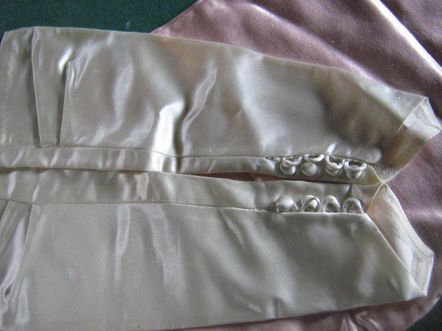 Vintage Ivory Satin Arm Cuffs With Satin Covered Buttons Wedding or Prom