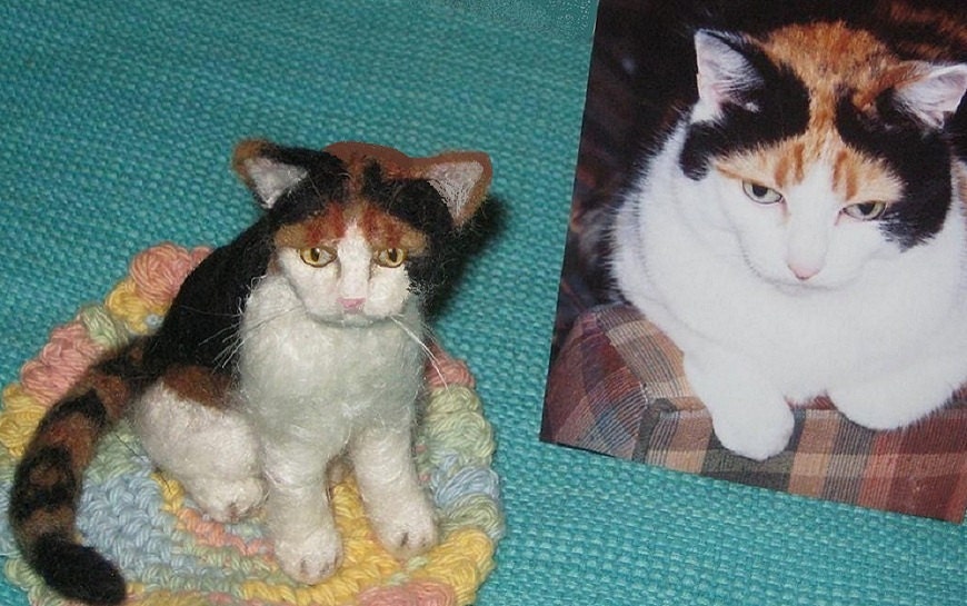 In Memory of your Cat / Needle Felted  Custom Miniature Sculpture lifelike / Nelly