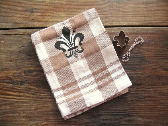 Fleur de Lis Brown Check Farmhouse Towel & Cookie Cutter Set