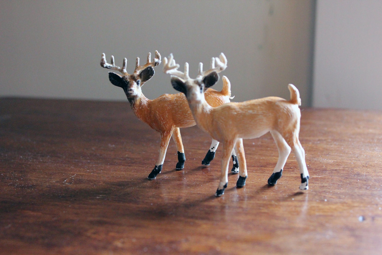 Set of two plastic deer