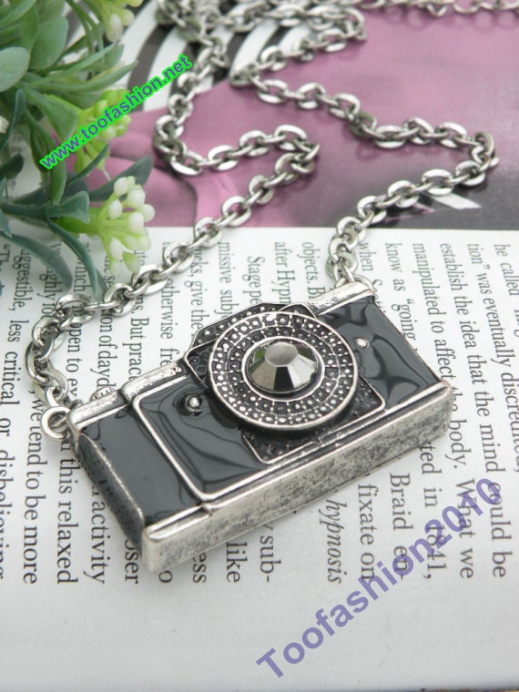 Pretty retro silver 3d camera with black glaze necklace pendant jewelry vintage style