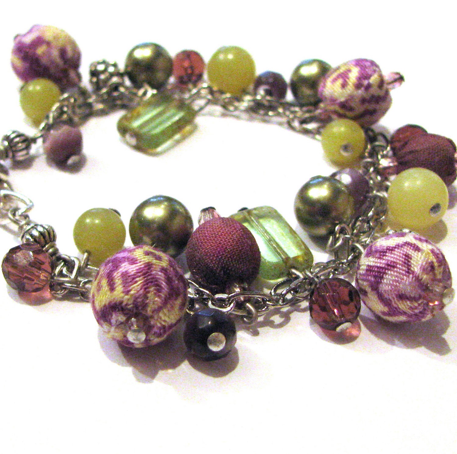 PHEOBE. Fabric, Olive Jade and Swarovski Pearls. Bracelet