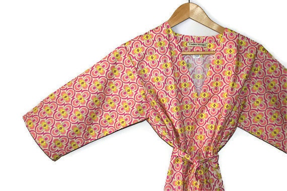 Womens Kimono Robe. Dressing Gown. Bathrobe.  Robe.  Maternity Robe.  Dancing the Tango.  Knee Length.