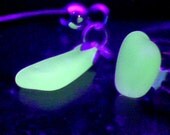 Genuine UV glows under blacklight beach sea glass pendant & ring ajustable size handmade necklace