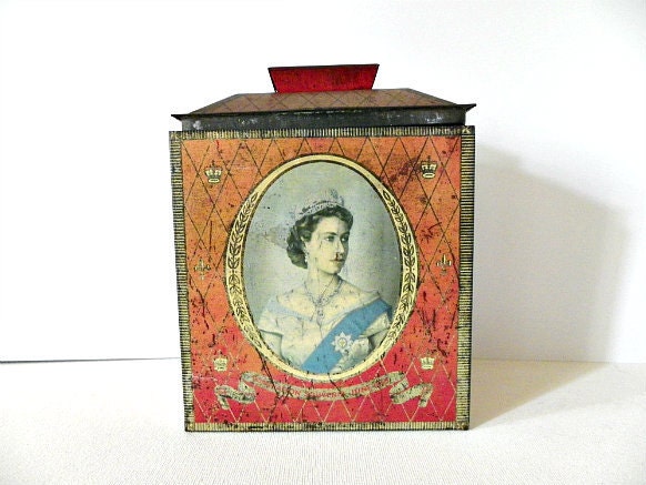 1953 British Coronation Red Tea Tin - ChicFrangine