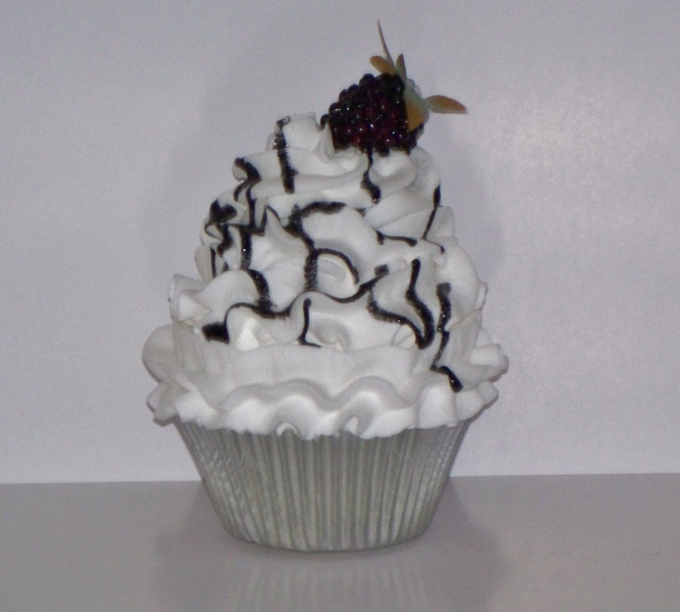 Gourmet White Chocolate Blackberry Fake Cupcakes, Summer Berries Photo Props, Party Decorations, Cupcake Shop Displays, Unique Gifts