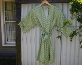 Womens Kimono Robe. Bridesmaid Gift. Bathrobe.  Robe.  Maternity Robe.  A la Mode.  Knee Length.