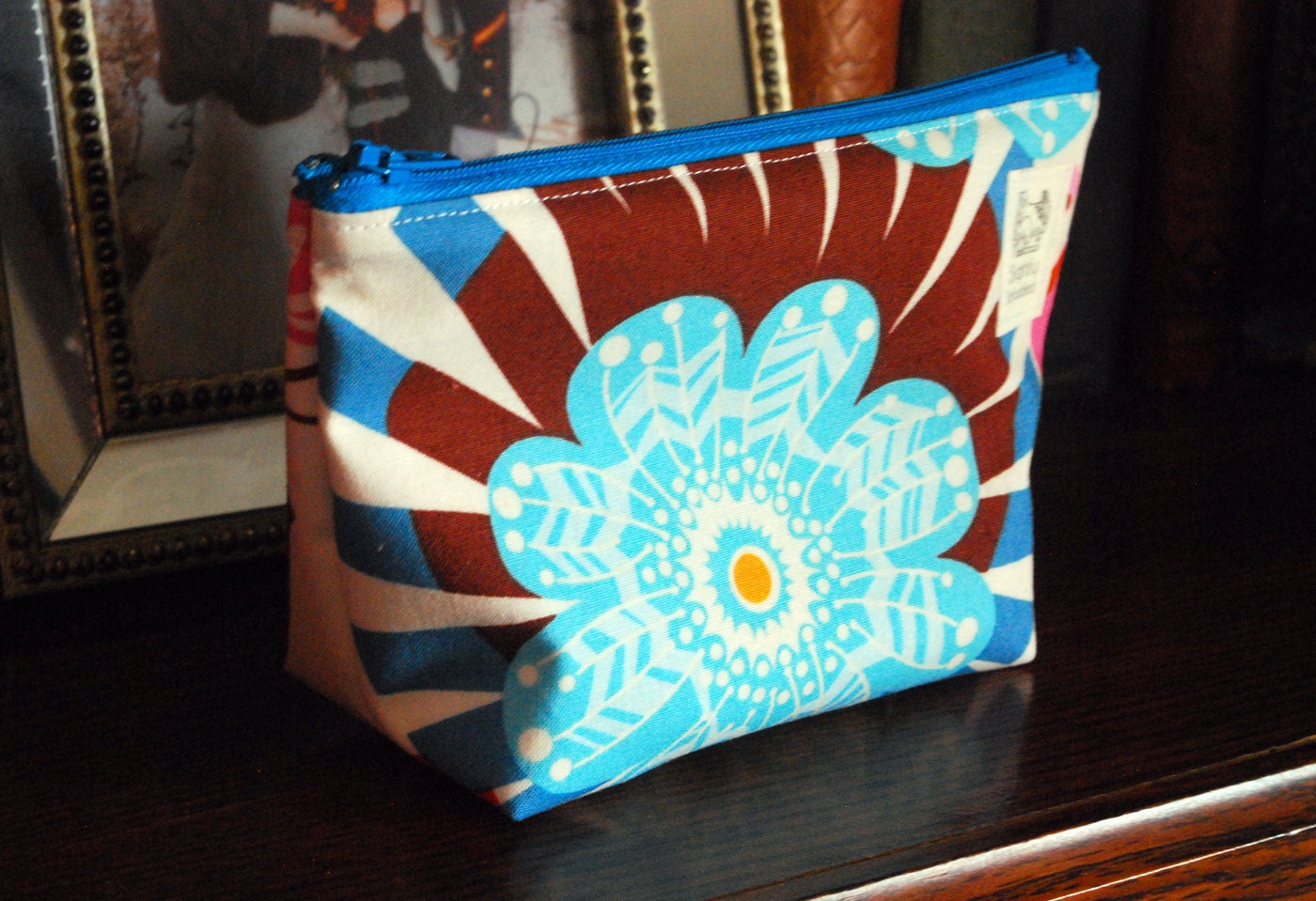 Small makeup pouch - great for keeping your purse more organized