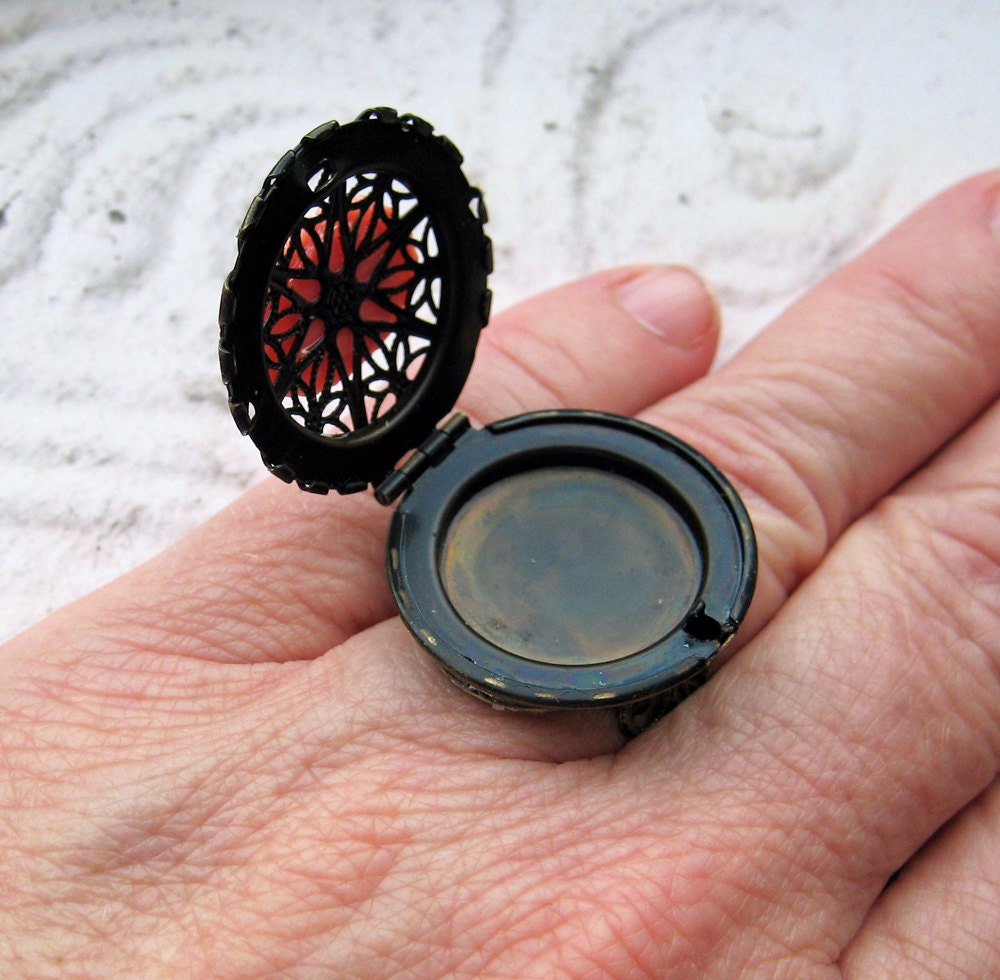 20% off EVERYTHING Vintage Victorian LOCKET Floral Cameo Ring Filigree Ring coral vintage design