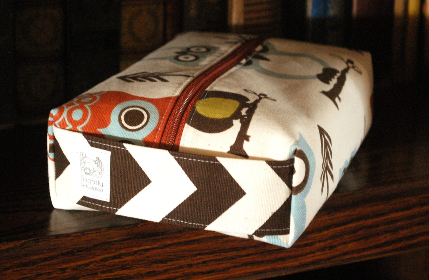 Medium Boxy Cosmetic bag - retro owls