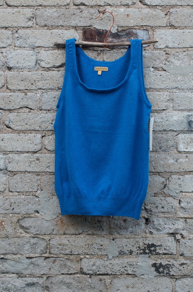 SALE ITEM /// cashmere singlet Size L