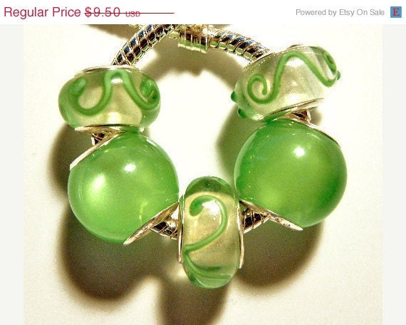 30% CEARANCe SALe and FREE SHIPPING   european bead set green charms PBS533