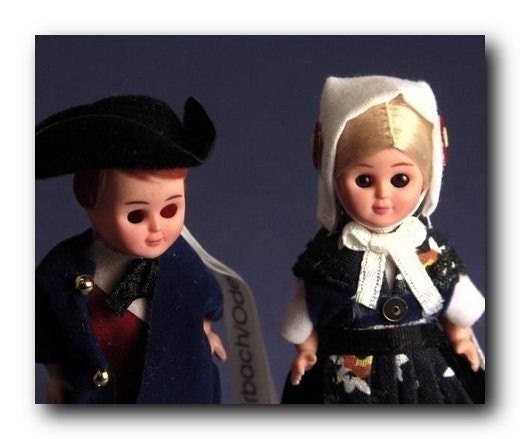 German Dolls - 2 Inch Tall - DOTZ Kits - German Minis - p/n 209-0166