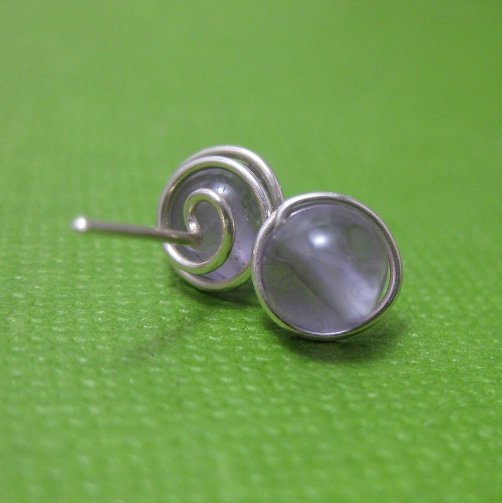 Stud Earrings in Sterling Silver with Amethyst Gemstone