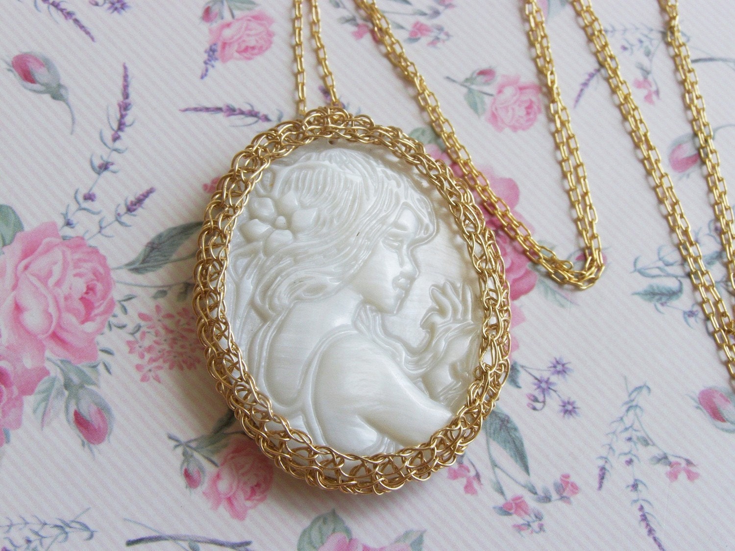 Crochet Cameo Pendant, Goldfilled Wire Pendant, Mother of Pearl Cameo Pendant