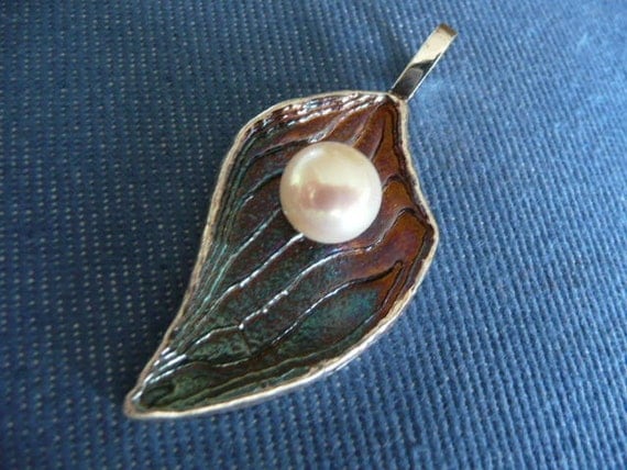 Cuttlebone Cast Sterling Silver Seashell Pendant with Large Pearl