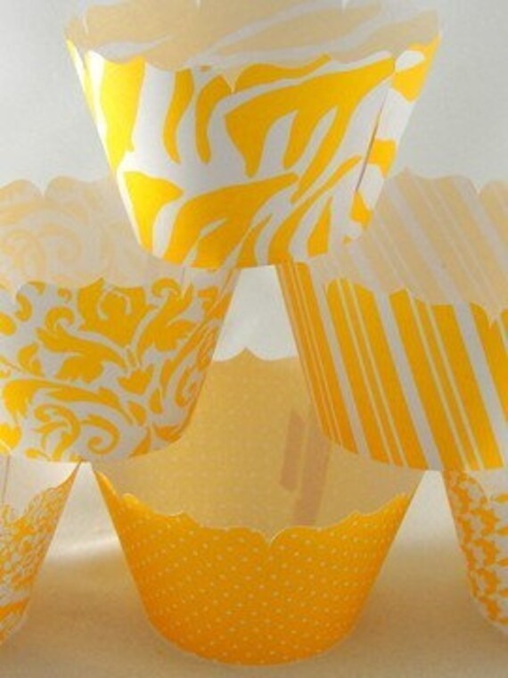 Yellow and white Cupcake Wrappers