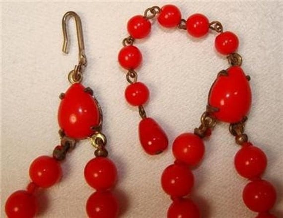 1930s Red Opaque Czech Art Glass Vintage Choker Necklace