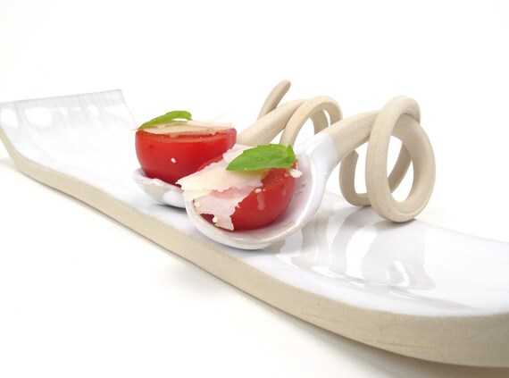 2 curled spOons to serve tapa's, caviar or other delicious food