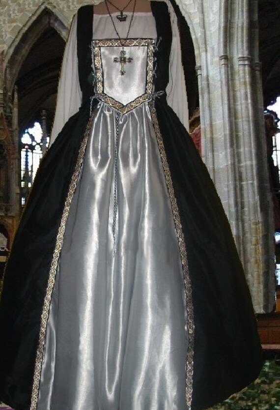 Renaissance Gown Medieval Costume Celtic Knot Black Silver BiLacing FULL