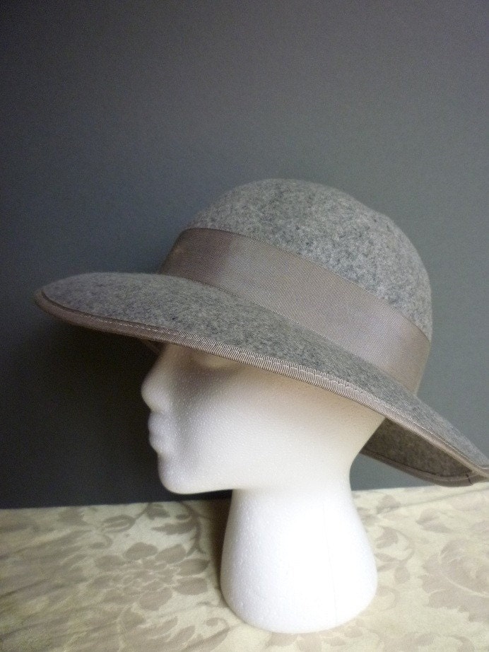Vintage Gray Women's Hat with wide brim 1940s